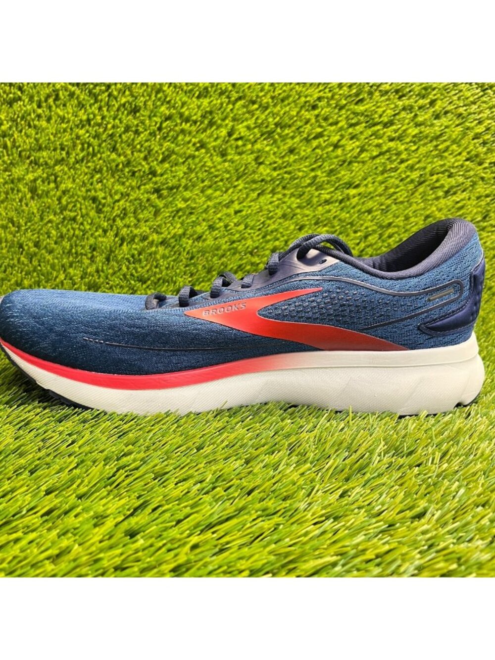 Brooks Trace 2 Mens Size 11.5 Blue Red White Athletic Running Shoes Sneakers - Picture 2 of 10